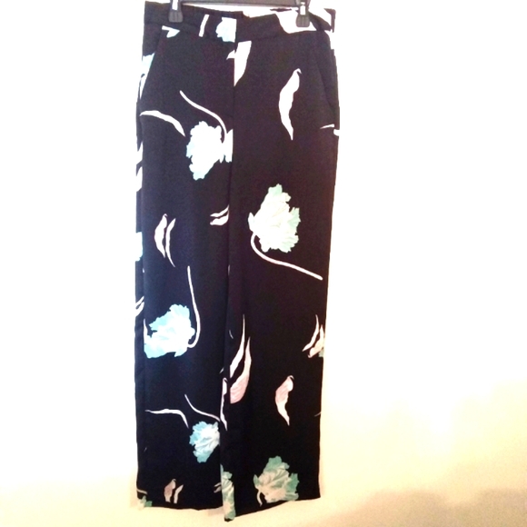 1. STATE Satin Floral Wide Leg Pant with Pockets - Picture 2 of 11